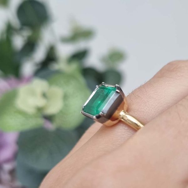 Certified 3.20ct Colombian Emerald Solitaire Engagement Ring, 3.20 carat single stone square-shaped step-cut emerald of beautiful green colour with GCS gemstone report making this a great investment piece