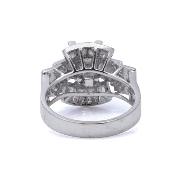 Diamond cluster ring in white gold.
