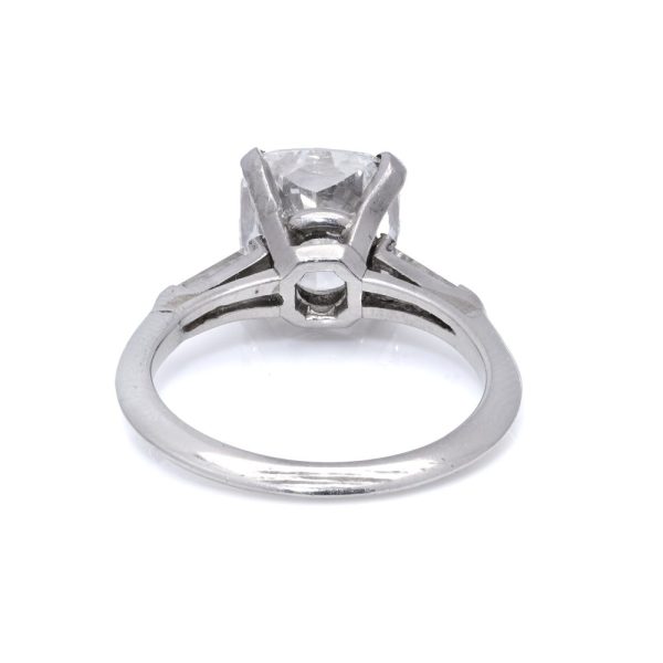 Diamond engagement ring in platinum.