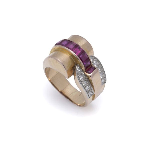 Art Deco ruby and diamond ring in yellow gold.