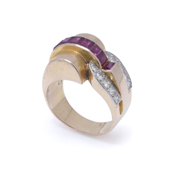 Art Deco ruby and diamond ring in yellow gold.
