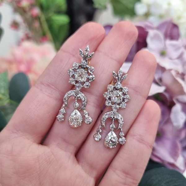 Georgian Antique Old Cut Diamond Girandole Chandelier Drop Earrings, charming chunky old mine cut diamonds in pineapple design cluster top suspending crescent moon with articulated tassel drops in silver upon gold. Circa 1830