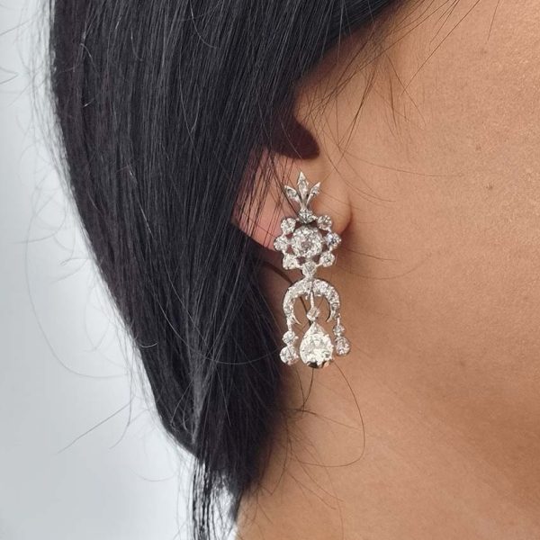 Georgian Antique Old Cut Diamond Girandole Chandelier Drop Earrings, charming chunky old mine cut diamonds in pineapple design cluster top suspending crescent moon with articulated tassel drops in silver upon gold. Circa 1830