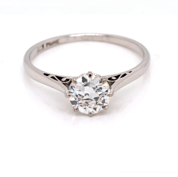 Vintage Diamond solitaire ring in platinum.