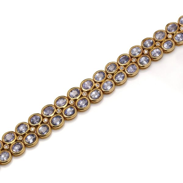 Aquamarine and diamond bracelet in gold.