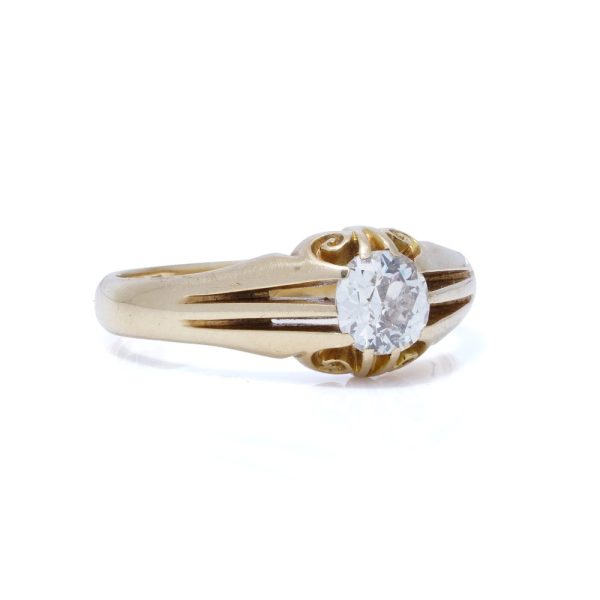 Diamond gypsy ring in gold.