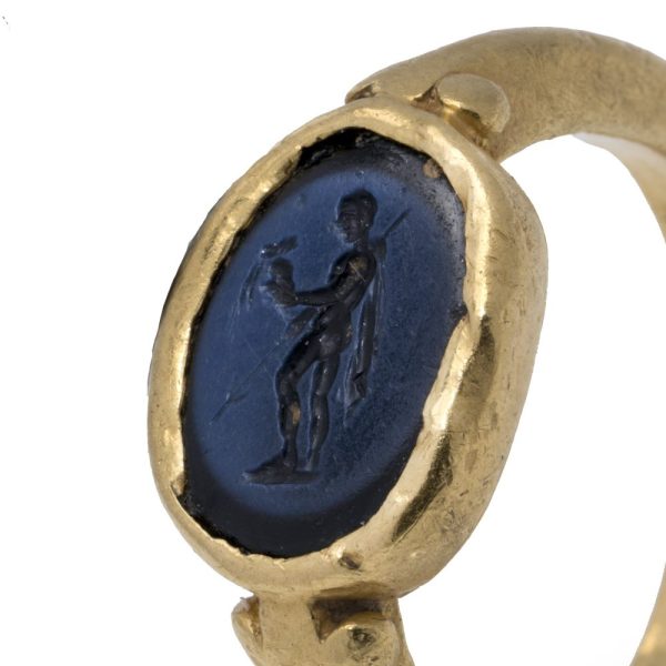 Antique Roman gold ring with Nicolo Intaglio.