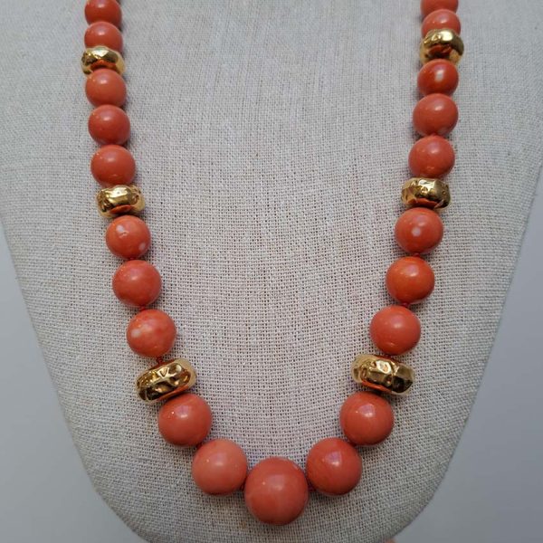 Antique Orange Pink Red Japanese Momo Coral Bead and 18ct Yellow Gold Disc Necklace