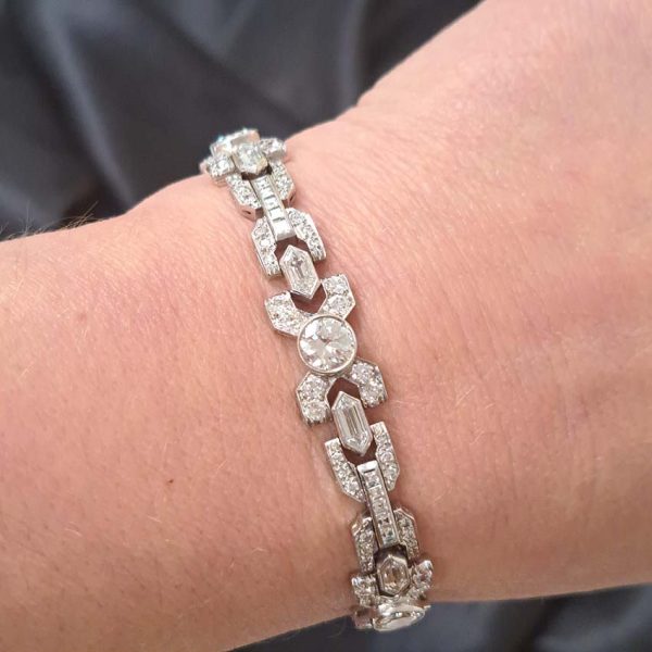 Vintage Diamond X Cross Link Bracelet, 9 carat total, set with 9 carats of transitional-cut, old-cut, square princess-cut and long hexagonal facetted cut diamonds in 14ct white gold