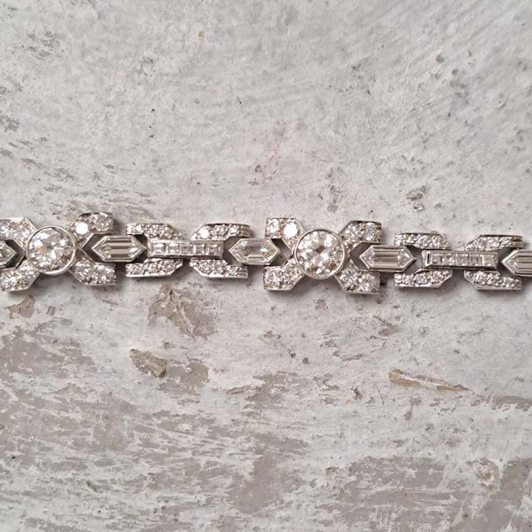Vintage Diamond X Cross Link Bracelet, 9 carat total, set with 9 carats of transitional-cut, old-cut, square princess-cut and long hexagonal facetted cut diamonds in 14ct white gold