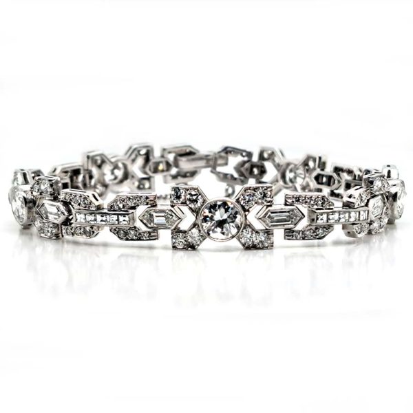 Vintage Diamond X Cross Link Bracelet, 9 carat total, set with 9 carats of transitional-cut, old-cut, square princess-cut and long hexagonal facetted cut diamonds in 14ct white gold