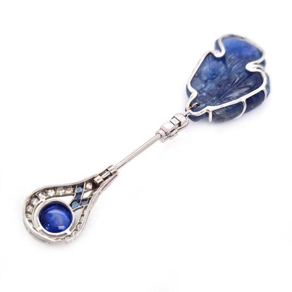 Art Deco Carved Sapphire and Diamond Feather Pin Brooch, sugarloaf cabochon sapphire and diamond cluster base leading to decorative carved sapphire feather top in 18ct white gold and platinum