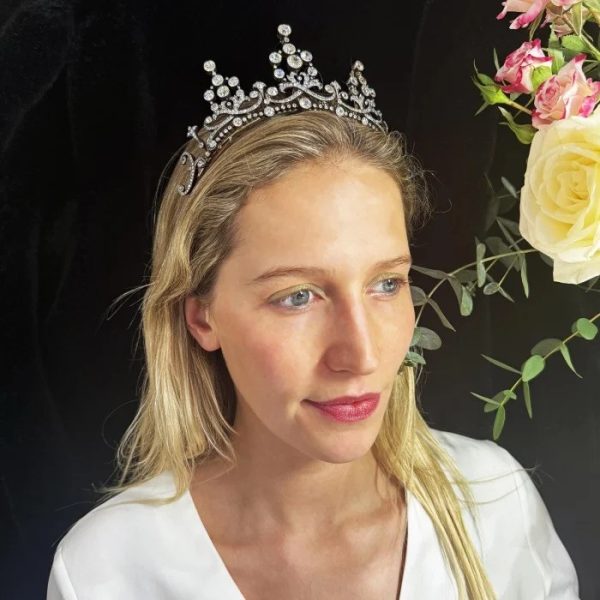 Edwardian Antique Old Cut Diamond Tiara come Necklace, set with 45.62 carats of Edwardian cut and old cut diamonds in silver upon gold, Circa 1900