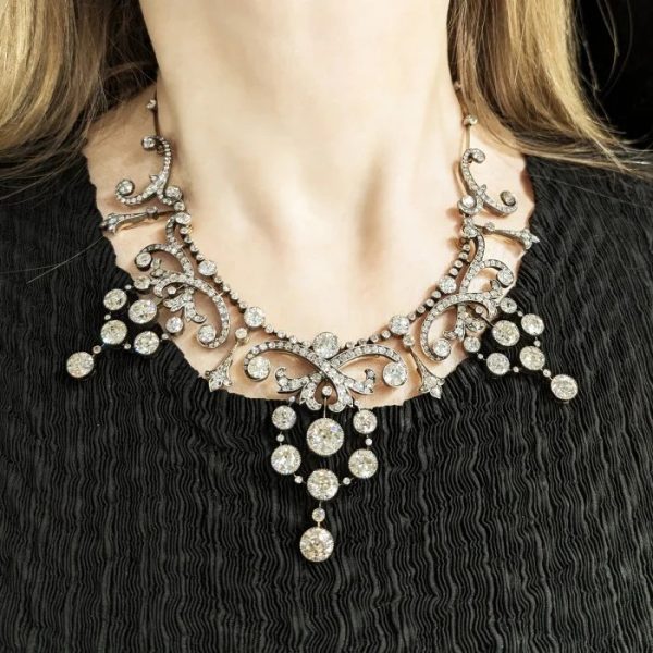Edwardian Antique Old Cut Diamond Tiara come Necklace, set with 45.62 carats of Edwardian cut and old cut diamonds in silver upon gold, Circa 1900
