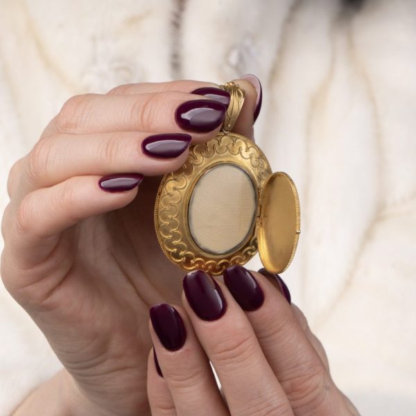 Victorian gold mourning locket.