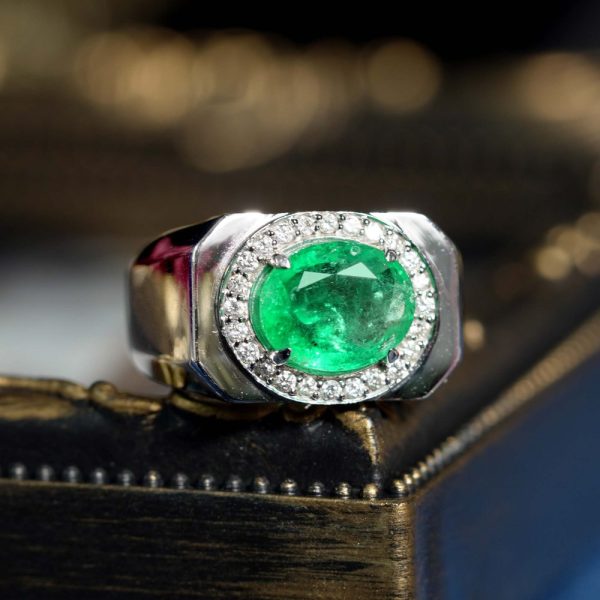 2.87ct Emerald and Diamond Cluster White Gold Signet Ring, substantial gentleman's/unisex chunky 18ct white gold ring with central oval emerald and diamond cluster