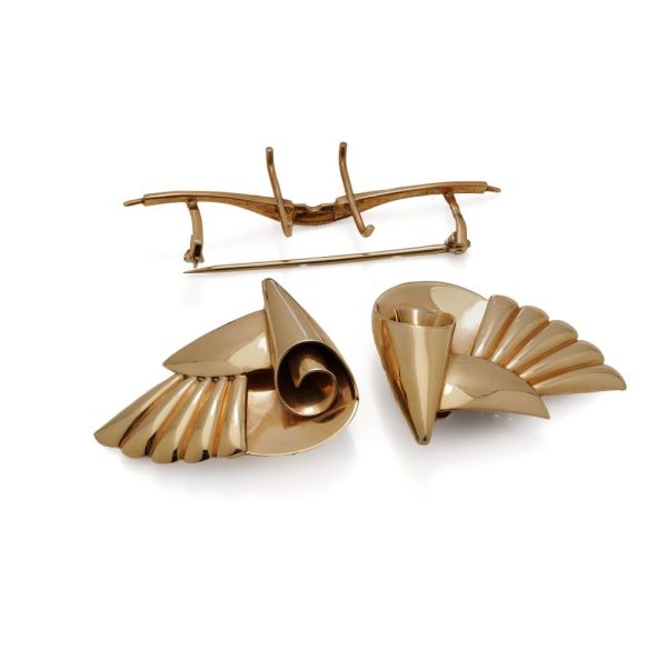 Tiffany & Co. retro gold brooch.
