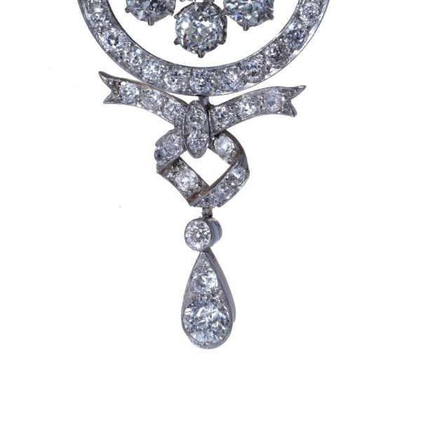 Edwardian diamond brooch/pendant in gold and silver.