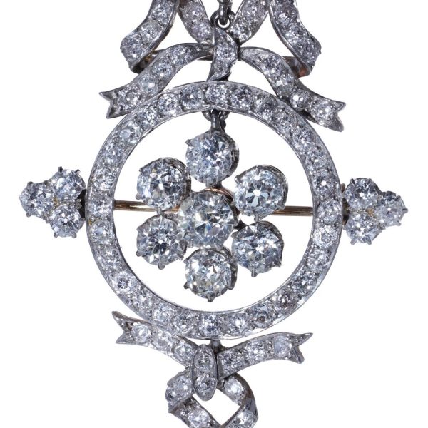 Edwardian diamond brooch/pendant in gold and silver.