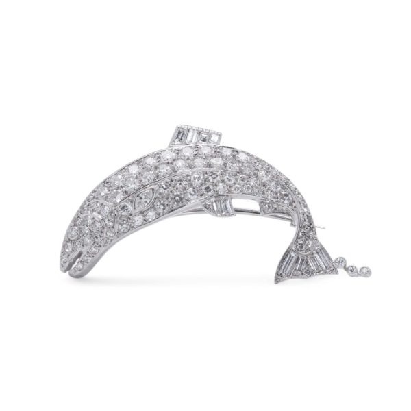 Diamond fish brooch in white gold.
