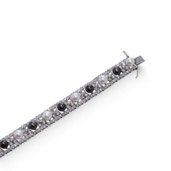 Black and white pearl and diamond bracelet in platinum
