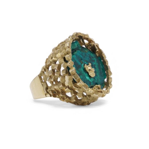 Vintage malachite ring in gold.