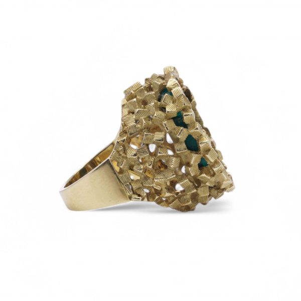 Vintage malachite ring in gold.