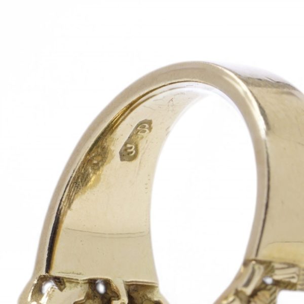 Vintage malachite ring in gold.