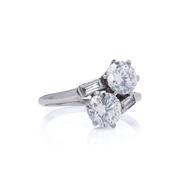 Toi et Moi diamond ring in platinum.