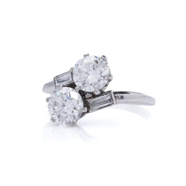 Toi et Moi diamond ring in platinum.