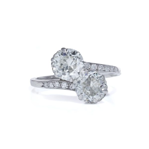 Toi et Moi diamond ring in white gold.