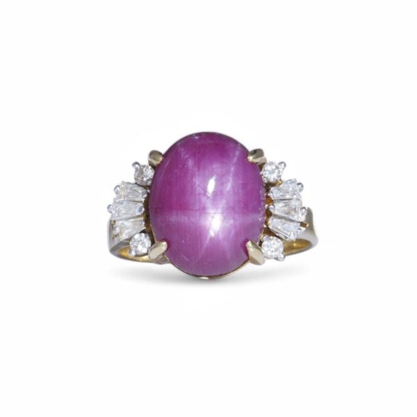 Ruby and diamond ring in gold.