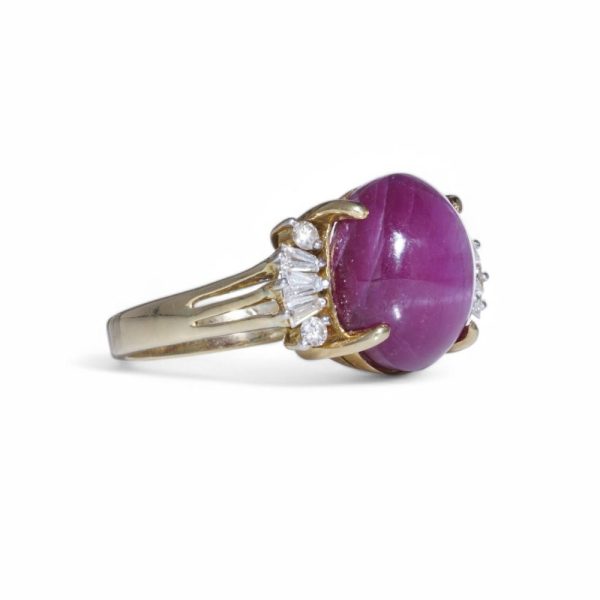 Ruby and diamond ring in gold.