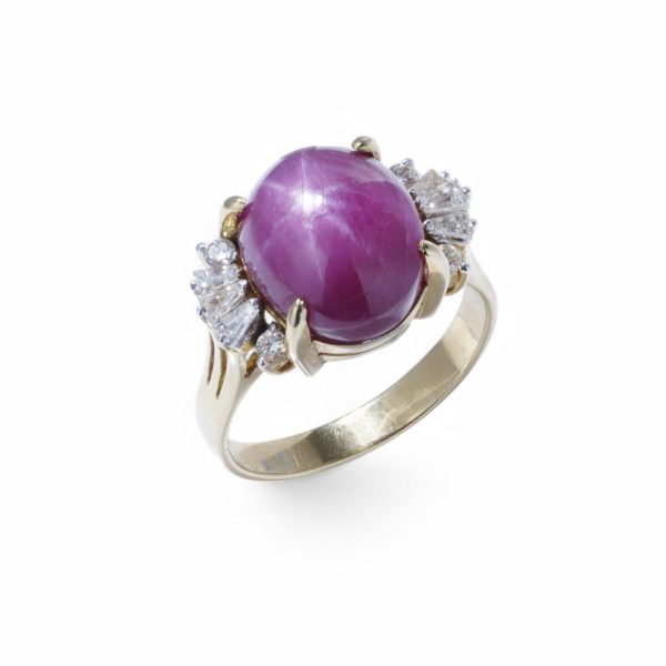 Ruby and diamond ring in gold.