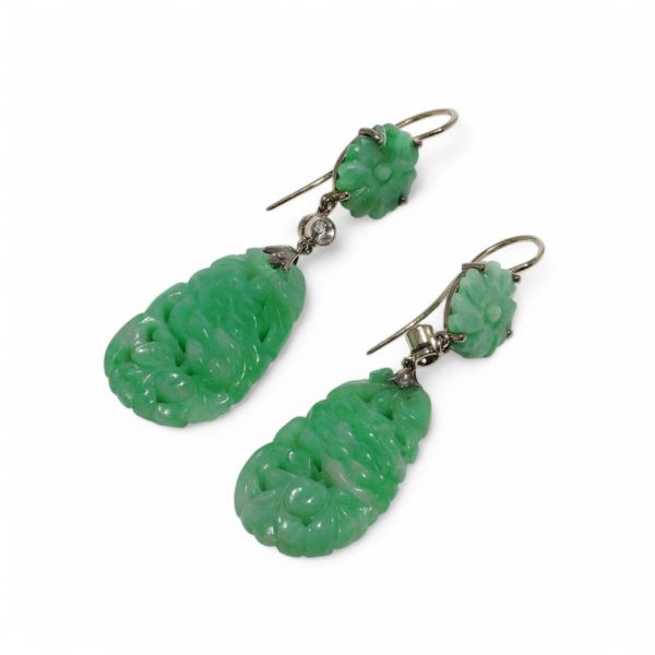 Jade earrings in white gold.