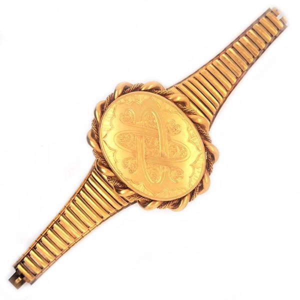 Antique Gold Locket Bracelet with Fitted Box, stunning 18ct high carat gold bracelet with central large oval locket compartment articulated links move seamlessly around the wearers' wrist. Comes in original antique fitted box