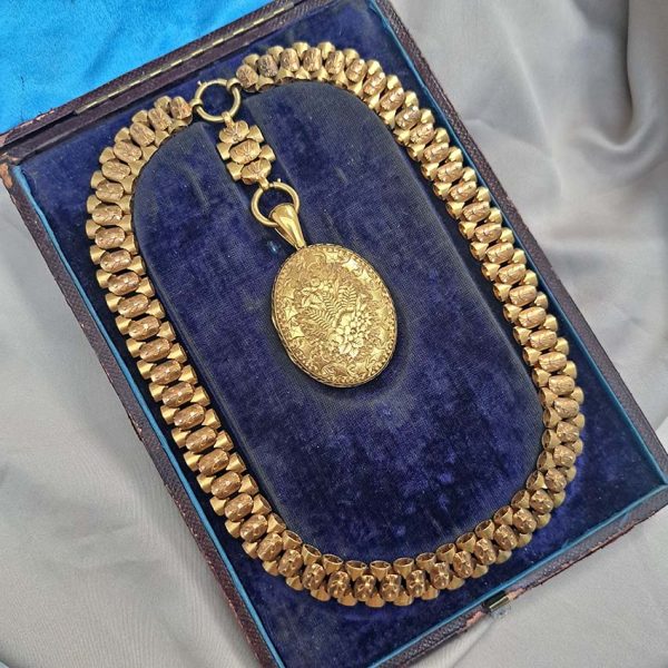 Victorian Antique Gold Chain Necklace with Locket Pendant, striking 15ct yellow gold intricate decorative chain necklace suspends oval gold locket pendant