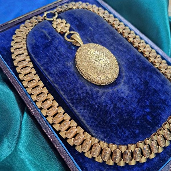 Victorian Antique Gold Chain Necklace with Locket Pendant, striking 15ct yellow gold intricate decorative chain necklace suspends oval gold locket pendant