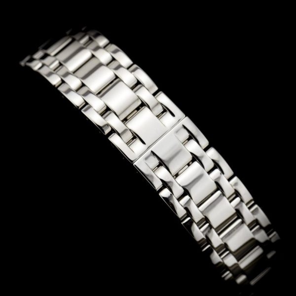 Ladies Cartier Tank Americaine 2489 18ct White Gold Quartz Watch with Factory Diamonds and Cartier Service. Under 2 year Cartier warranty from October 2024