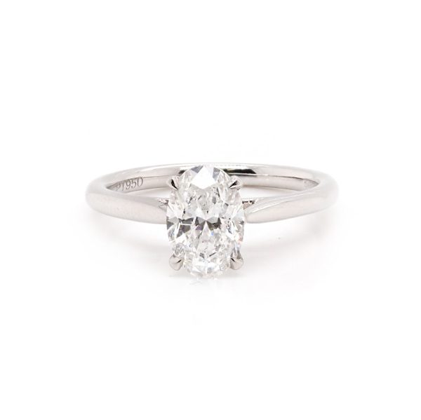 Diamond ring in platinum.