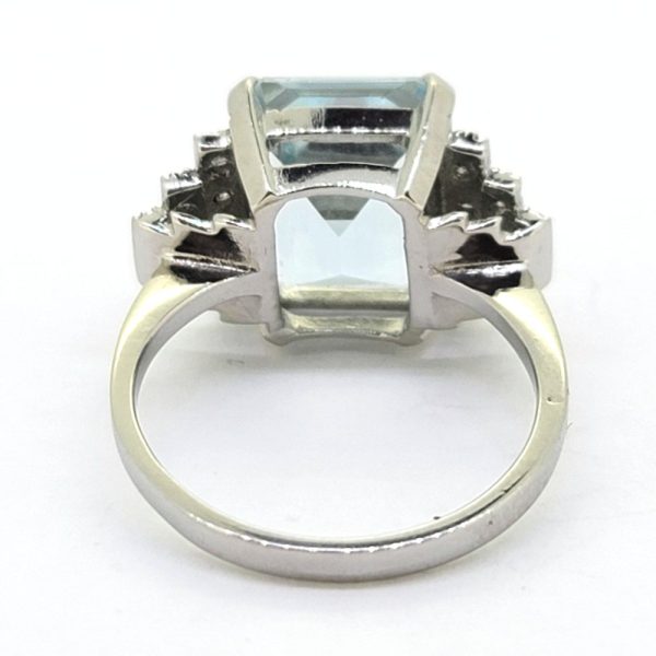 5ct Aquamarine Ring with Diamond Stepped Shoulders