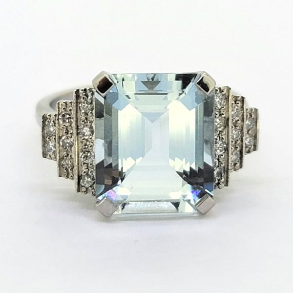 5ct Aquamarine Ring with Diamond Stepped Shoulders