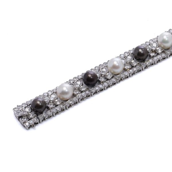 Black and white pearl and diamond bracelet in platinum