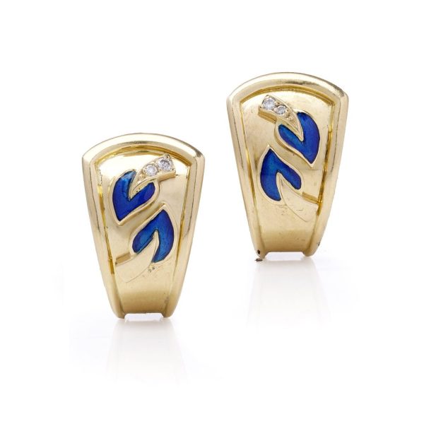 Van Cleef & Arpels vintage gold earrings. 