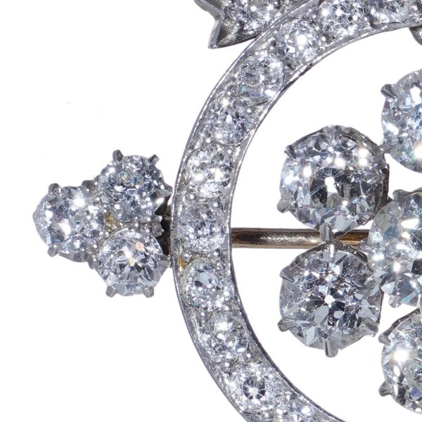Edwardian diamond brooch/pendant in gold and silver.