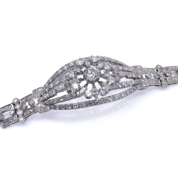 Diamond bracelet in white gold and platinum.