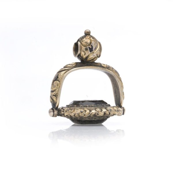 Victorian spinner seal/pendant in gold.