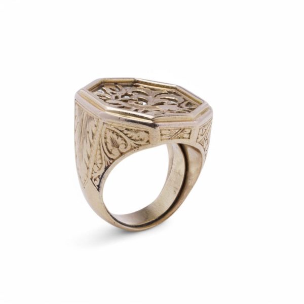 Gold stag signet ring.