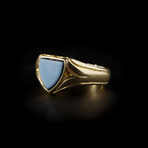 Victorian sardonyx shield signet ring in gold.