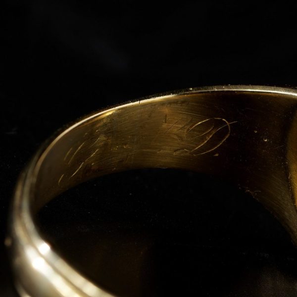 Victorian sardonyx shield signet ring in gold.